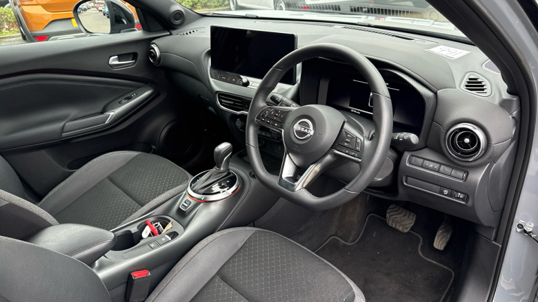 Nissan Juke 1.0 DiG-T N-Connecta 5dr DCT Petrol Hatchback